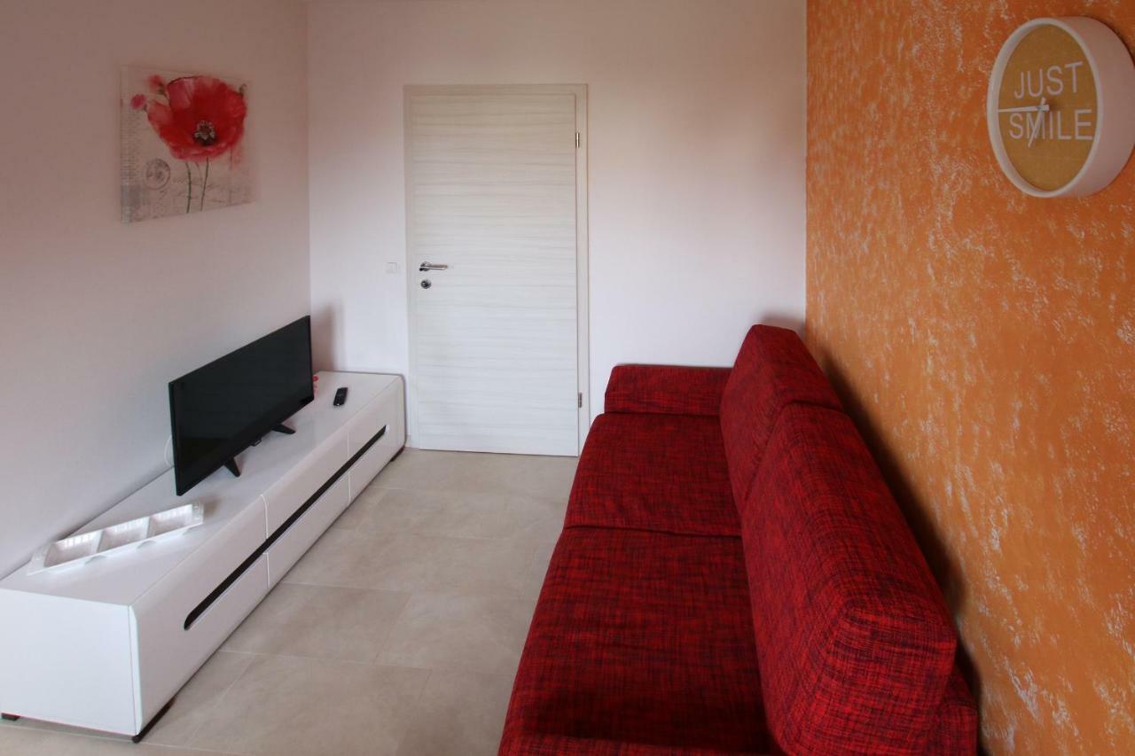 Apartment Valmas Pula Exteriör bild